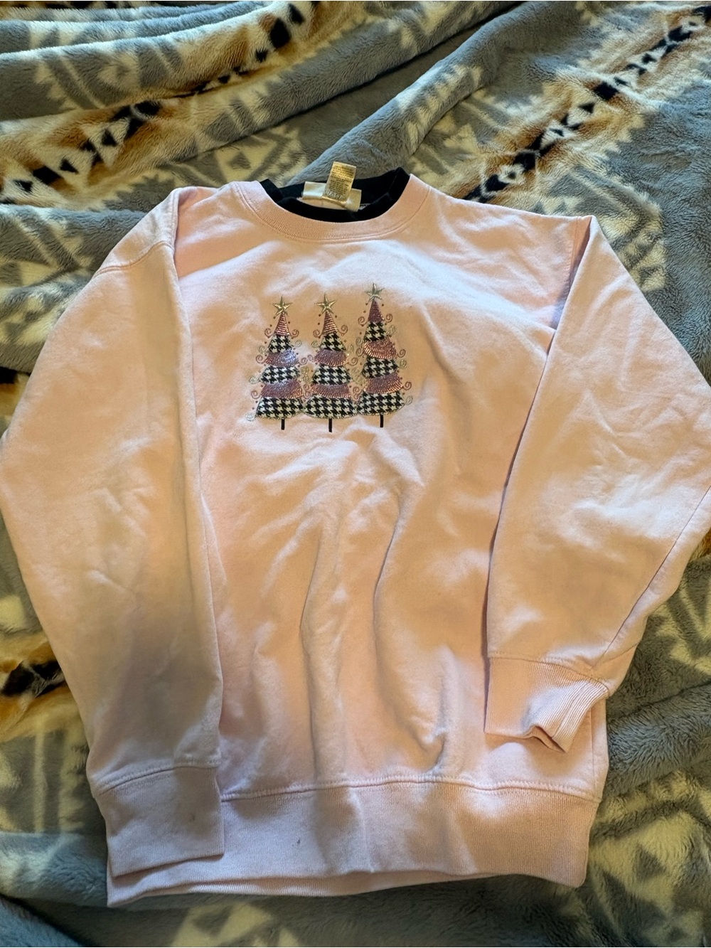Maje Light Pink Crewneck Sweater with Embroidered Holiday Trees